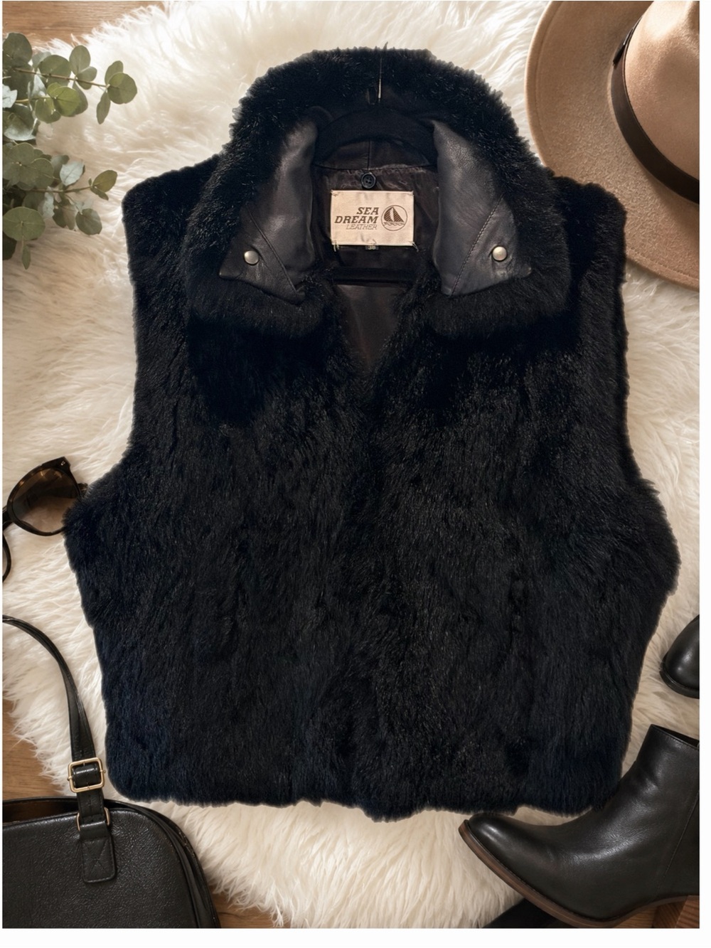 Vintage Sea Dream Leather Black Genuine Fur Vest Size 38 Medium/Large